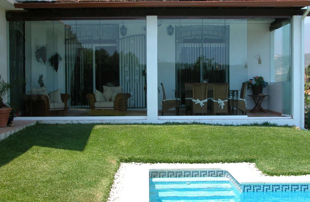 Glass enclosures for gardens Glass enclosure